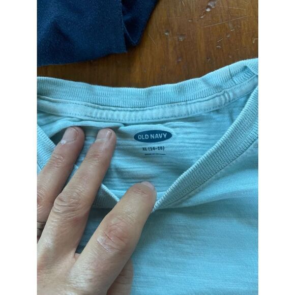 Boys bundle of t-shirts tan, turquoise, navy blue XL - Picture 6 of 8